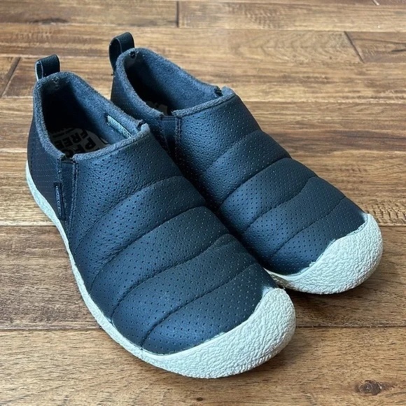 Keen Howser Harvest Casual Slip On Shoes Black Perforated Men's Size 8.5 - Picture 2 of 11